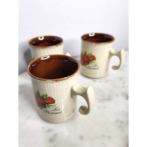 3 Vintage Strawberry Les Fraises Coffee Mugs Cup Stoneware Brown U hook handle - Picture 2 of 8